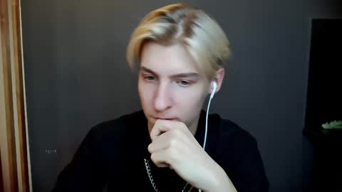 Snapshot of mrsexycum4u chatting on 01-03-25, 01:03 Adam online show from 01-03-25, 01:03