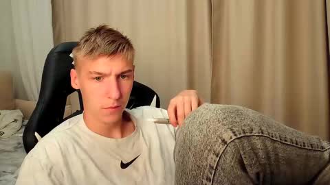 Snapshot of mrsexycum4u chatting on 09-15-25, 08:47 Adam online show from 09-15-25, 08:47