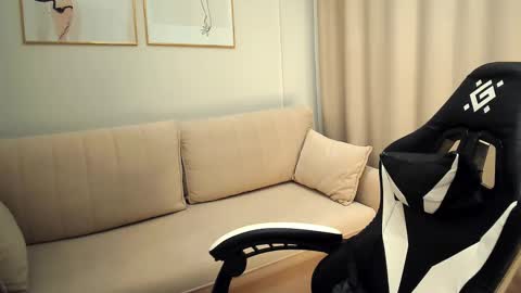 Snapshot of mrsexycum4u chatting on 09-25-25, 01:53 Adam online show from 09-25-25, 01:53
