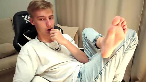 Snapshot of mrsexycum4u chatting on 09-26-25, 08:46 Adam online show from 09-26-25, 08:46