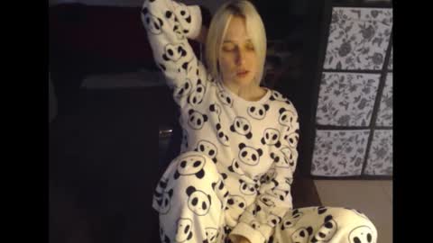 Sasha online show from 09-18-25, 04:14