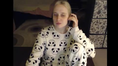 Snapshot of mrsluck chatting on 01-10-26, 04:14 Sasha online show from 01-10-26, 04:14