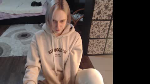 Snapshot of mrsluck chatting on 02-15-26, 04:03 Sasha online show from 02-15-26, 04:03