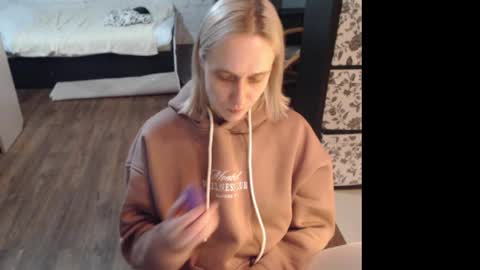 Snapshot of mrsluck chatting on 02-22-26, 03:21 Sasha online show from 02-22-26, 03:21