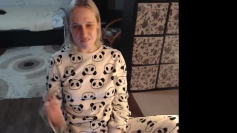 Snapshot of mrsluck chatting on 02-27-26, 06:08 Sasha online show from 02-27-26, 06:08