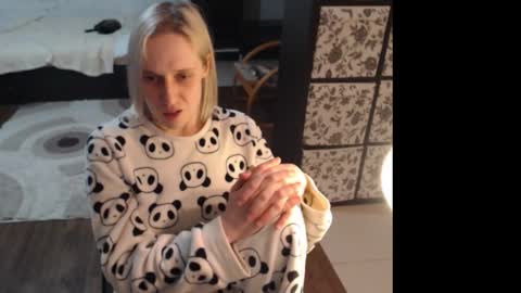 Snapshot of mrsluck chatting on 03-09-26, 06:56 Sasha online show from 03-09-26, 06:56