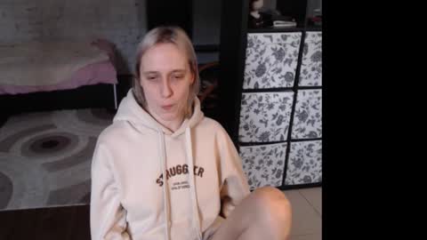 Snapshot of mrsluck chatting on 03-15-26, 12:44 Sasha online show from 03-15-26, 12:44