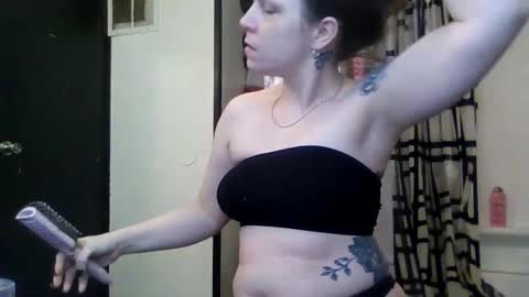 Snapshot of mrstxoxo4594 chatting on 09-21-25, 03:24 Mrstxoxo4594 online show from 09-21-25, 03:24