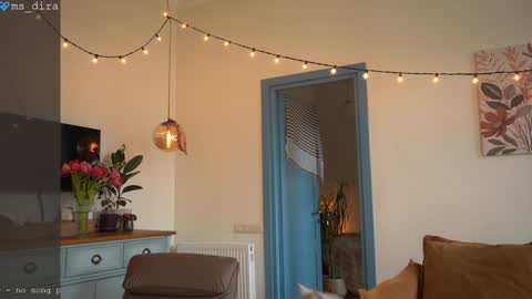 Snapshot of ms_dira chatting on 03-10-26, 10:31 dira and the riru tribe online show from 03-10-26, 10:31