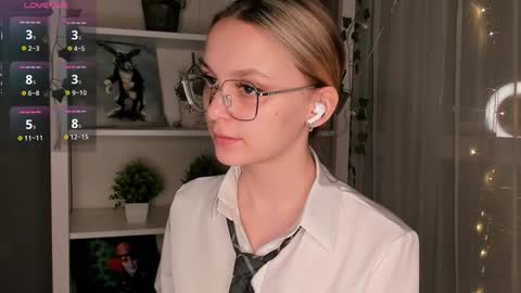 Elizabeth online show from 02-02-25, 03:17