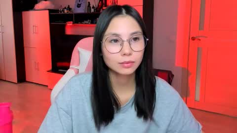 ms_emily_ online show from 10-31-25, 09:54