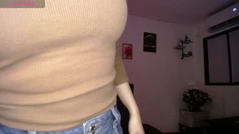 Snapshot of ms_lissa chatting on 09-15-25, 12:21 MISS LISSA online show from 09-15-25, 12:21