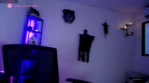 Snapshot of ms_lissa chatting on 10-16-25, 10:22 MISS LISSA online show from 10-16-25, 10:22