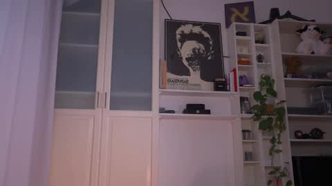 Snapshot of ms_lorelei chatting on 11-14-25, 08:07 Lore online show from 11-14-25, 08:07