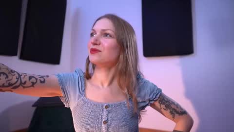 Snapshot of ms_lorelei chatting on 02-26-26, 08:30 Lore online show from 02-26-26, 08:30