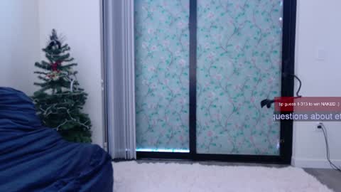 Snapshot of ms_mochii chatting on 12-20-24, 07:28 R o r i SnapChat heyroriv2 wednesday - sunday Noon oclock mountain - 5pm mountain online show from 12-20-24, 07:28