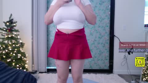 Snapshot of ms_mochii chatting on 12-21-24, 10:51 R o r i SnapChat heyroriv2 wednesday - sunday Noon oclock mountain - 5pm mountain online show from 12-21-24, 10:51