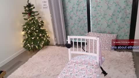 Snapshot of ms_mochii chatting on 02-20-25, 10:48 R o r i SnapChat heyroriv2 wednesday - sunday Noon oclock mountain - 5pm mountain online show from 02-20-25, 10:48