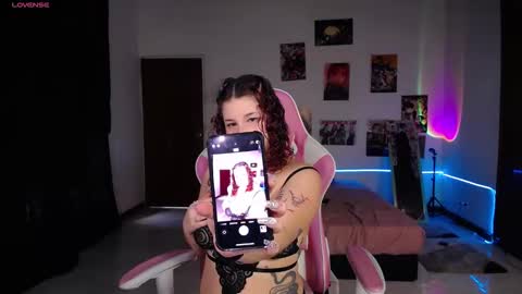 Manuela3 online show from 10-19-25, 05:46