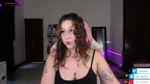 Snapshot of ms_ratuelita chatting on 06-07-26, 06:33 Manuela3 online show from 06-07-26, 06:33