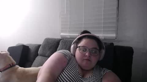 Snapshot of mscamirose15 chatting on 11-06-25, 02:34 Ms. Cami Rose online show from 11-06-25, 02:34