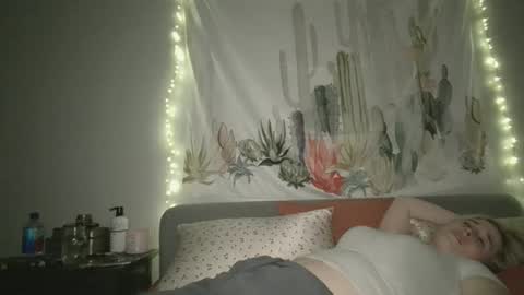 msclairewhatever online show from 12-05-25, 08:01