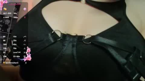 Noora Saetr online show from 09-23-25, 01:52