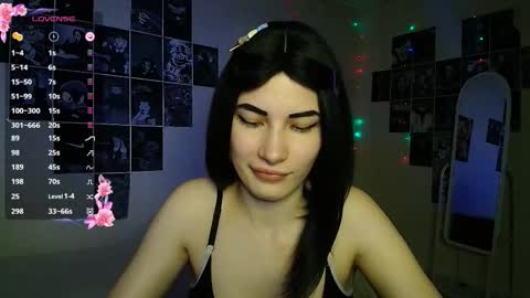 Noora Saetr online show from 10-11-25, 01:05