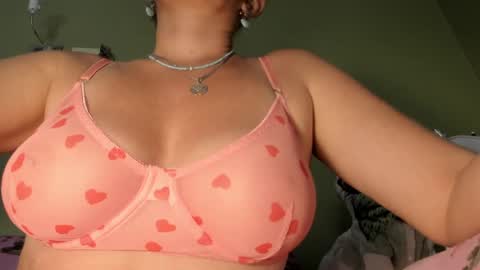 Snapshot of mspurrfectlove chatting on 02-03-25, 06:17 MsPurrfectLove online show from 02-03-25, 06:17