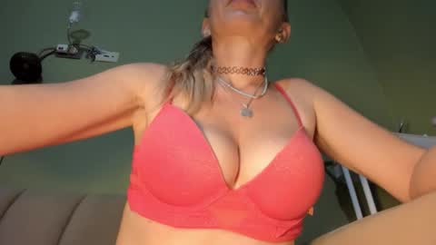 Snapshot of mspurrfectlove chatting on 11-27-25, 03:30 MsPurrfectLove online show from 11-27-25, 03:30