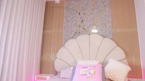 Manuela  online show from 11-13-25, 03:16