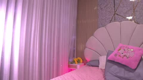 Manuela  online show from 04-25-26, 03:09