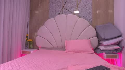 Snapshot of mssburbuja chatting on 05-06-26, 03:02 Manuela online show from 05-06-26, 03:02