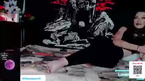 Snapshot of msvioletx chatting on 11-22-25, 12:42 MsVioletx online show from 11-22-25, 12:42