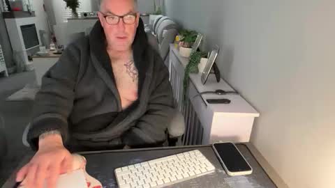 mtb1697 online show from 10-31-25, 09:21