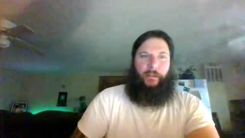 Snapshot of mudge chatting on 12-29-24, 02:38 Mudge online show from 12-29-24, 02:38