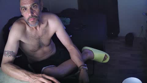 Muffdiver online show from 05-19-26, 01:56