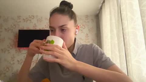 Tia online show from 02-20-26, 07:32