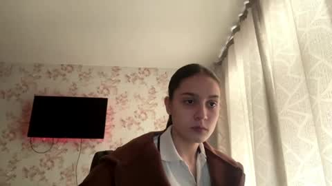 Tia online show from 04-17-26, 06:05