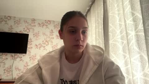 Tia online show from 04-27-26, 06:11