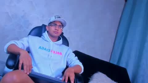 Snapshot of muichiro_tokito1 chatting on 12-23-24, 05:17 muichiro tokito1 online show from 12-23-24, 05:17