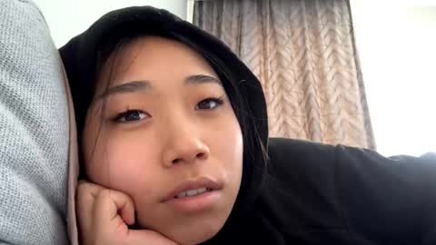 Mia online show from 03-20-26, 03:44