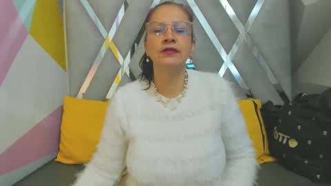 Snapshot of mulan_sexy01 chatting on 10-14-25, 01:34 Mulan online show from 10-14-25, 01:34