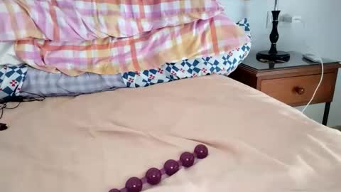 Laly online show from 09-18-25, 08:05