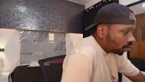 Muller Asher online show from 12-14-25, 04:40