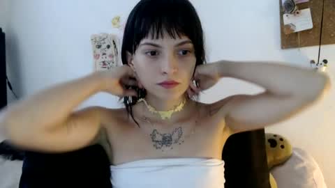 Snapshot of munchi_ chatting on 06-18-26, 07:07 online show from 06-18-26, 07:07