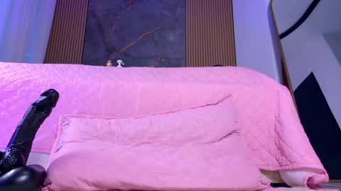 Snapshot of muriel_belovv chatting on 05-29-26, 03:15 Tell me Sofi online show from 05-29-26, 03:15