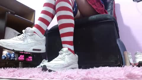 Snapshot of murielbrown chatting on 02-19-25, 01:29 Muriel online show from 02-19-25, 01:29