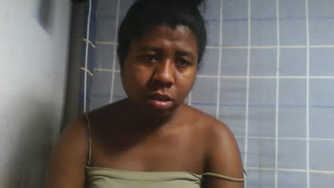 Snapshot of murielleee chatting on 06-14-26, 02:30 murielleee online show from 06-14-26, 02:30