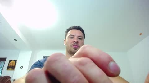 Snapshot of muscleaj69 chatting on 07-21-26, 05:21 AJ online show from 07-21-26, 05:21